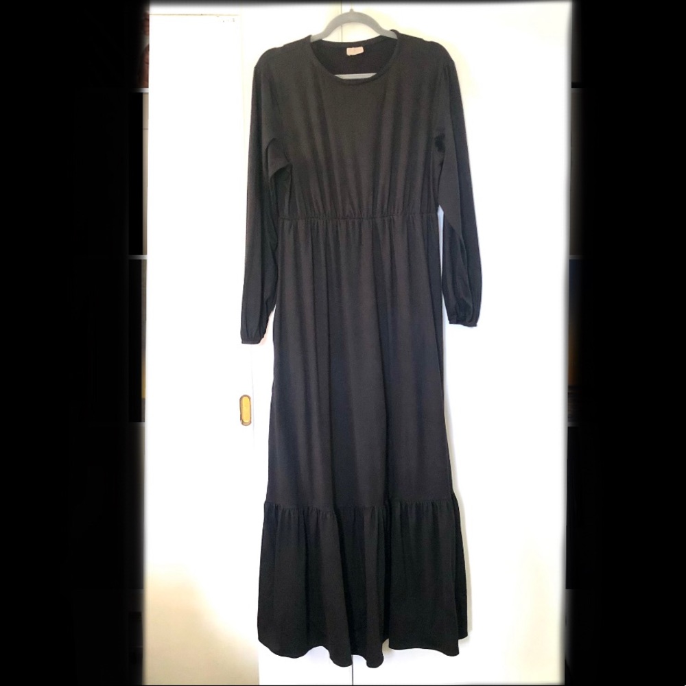 Like New! Jade Mackenzie Ruffled Maxi Dress